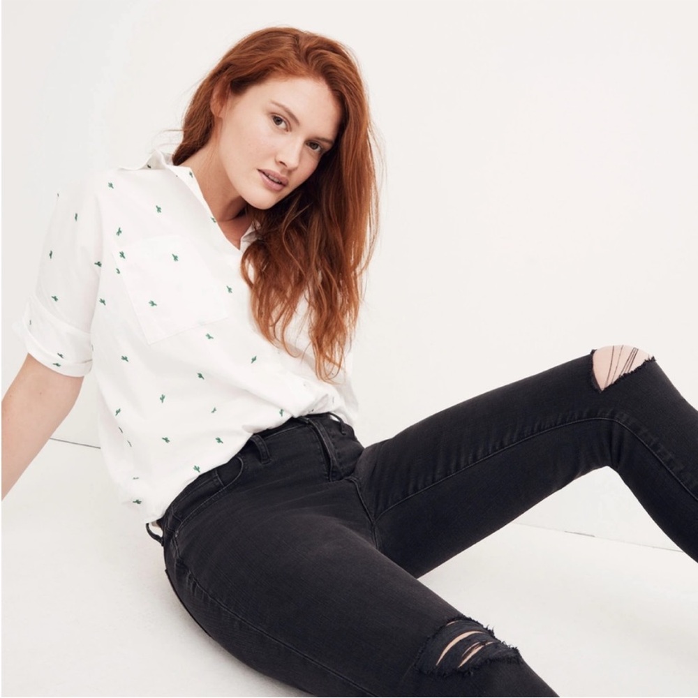 Madewell Petite 9" Mid-Rise Skinny Jeans in Black Sea